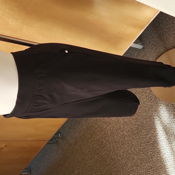 NWT Christopher and Banks Capris - Picture 1 of 4